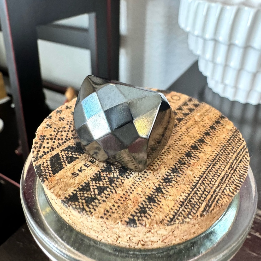 Gunmetal Grey Diamond Cut Metal Ring - Picture 7 of 8